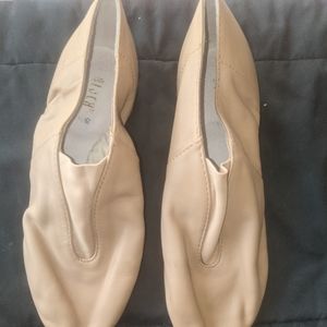 Bloch Tan Jazz shoe